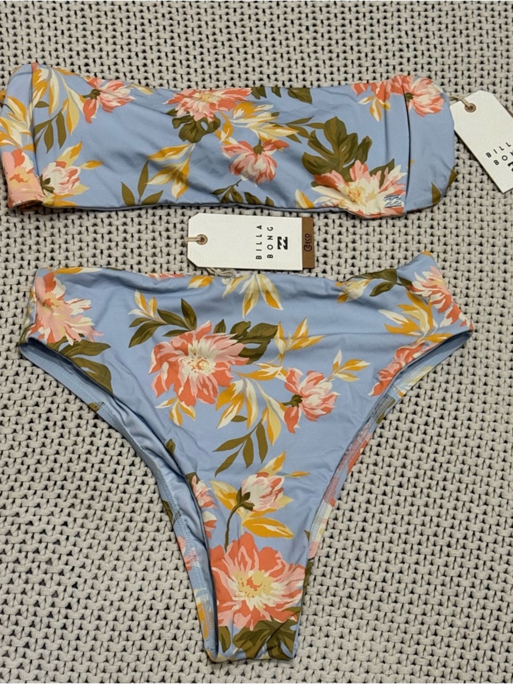 NWT Billabong Skies for Days Blue Floral Bandeau Bikini Set - Size Medium